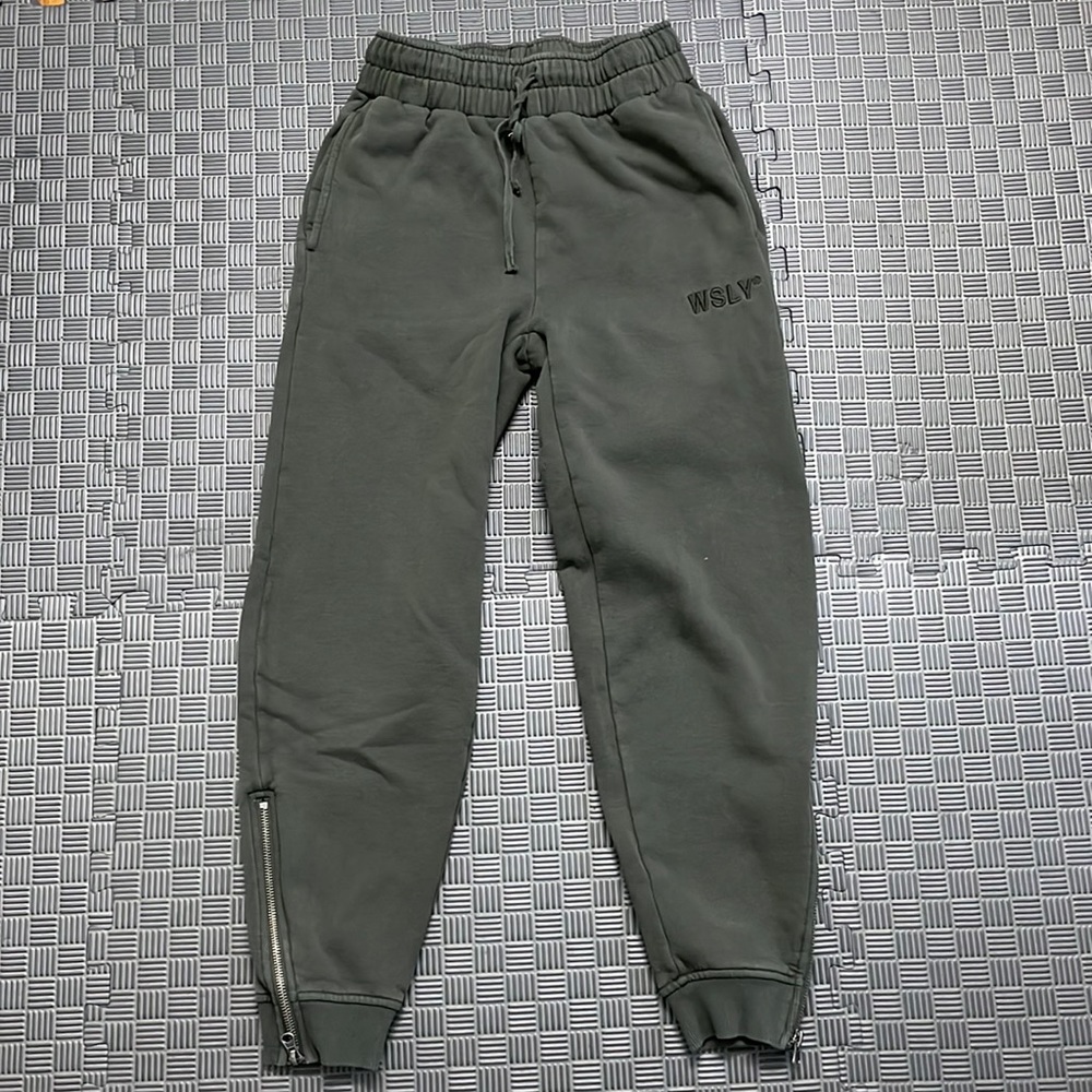 WSLY women’s sweatpants